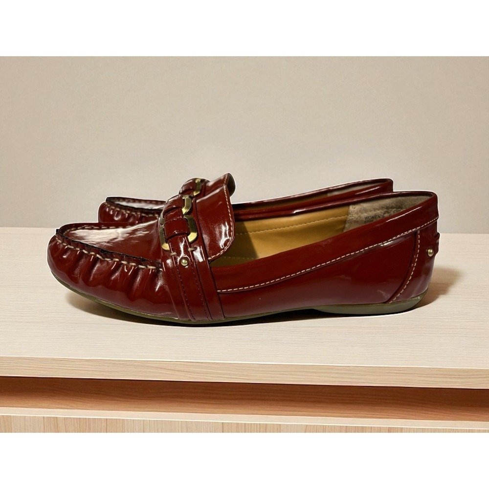 G.H. Bass Women's Loafers Slip ons Size 6.5 M Red Comfort Rubber Sole Holidays